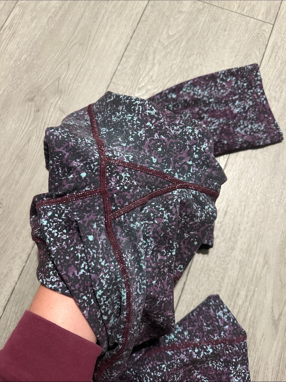 Roadrunner sports legging Purple Speckled Capris Leggings size medium - Picture 7 of 7
